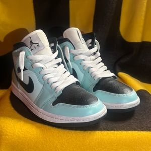 TEAL BLACK AND WHITE AIR JORDAN HIGHS WOMENS 7